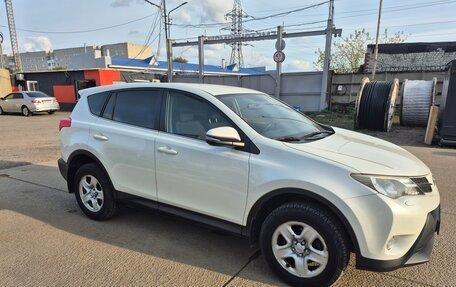 Toyota RAV4, 2015 год, 1 700 000 рублей, 2 фотография