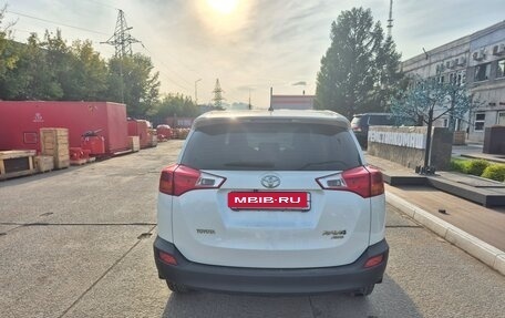 Toyota RAV4, 2015 год, 1 700 000 рублей, 4 фотография