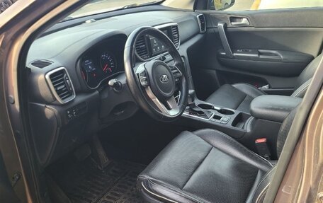 KIA Sportage IV рестайлинг, 2018 год, 2 550 000 рублей, 6 фотография
