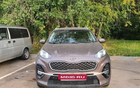 KIA Sportage IV рестайлинг, 2018 год, 2 550 000 рублей, 2 фотография