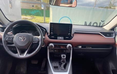 Toyota RAV4, 2020 год, 2 850 000 рублей, 5 фотография