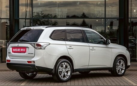 Mitsubishi Outlander III рестайлинг 3, 2013 год, 1 295 000 рублей, 6 фотография