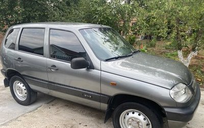 Chevrolet Niva I рестайлинг, 2004 год, 330 000 рублей, 1 фотография