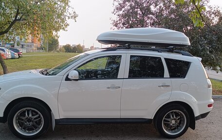 Mitsubishi Outlander III рестайлинг 3, 2011 год, 1 295 000 рублей, 1 фотография