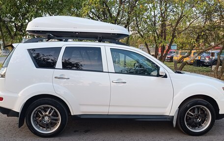 Mitsubishi Outlander III рестайлинг 3, 2011 год, 1 295 000 рублей, 2 фотография