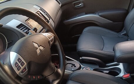 Mitsubishi Outlander III рестайлинг 3, 2011 год, 1 295 000 рублей, 15 фотография