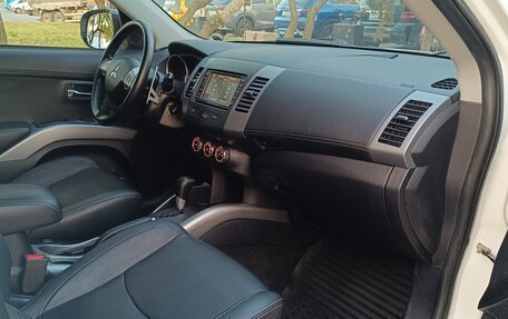 Mitsubishi Outlander III рестайлинг 3, 2011 год, 1 295 000 рублей, 18 фотография