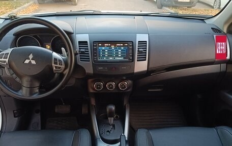 Mitsubishi Outlander III рестайлинг 3, 2011 год, 1 295 000 рублей, 12 фотография