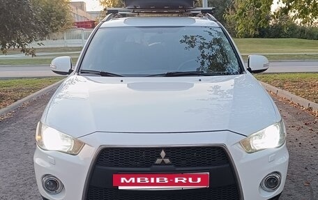 Mitsubishi Outlander III рестайлинг 3, 2011 год, 1 295 000 рублей, 10 фотография