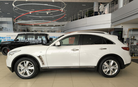 Infiniti QX70, 2014 год, 2 150 000 рублей, 10 фотография