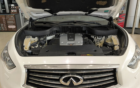 Infiniti QX70, 2014 год, 2 150 000 рублей, 11 фотография
