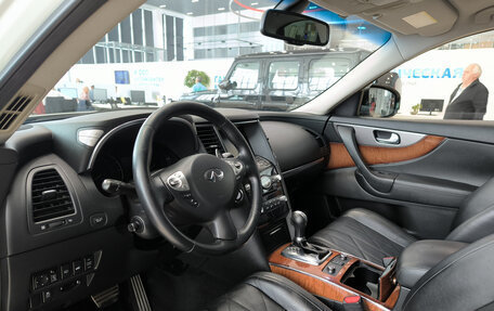 Infiniti QX70, 2014 год, 2 150 000 рублей, 20 фотография