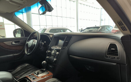 Infiniti QX70, 2014 год, 2 150 000 рублей, 13 фотография