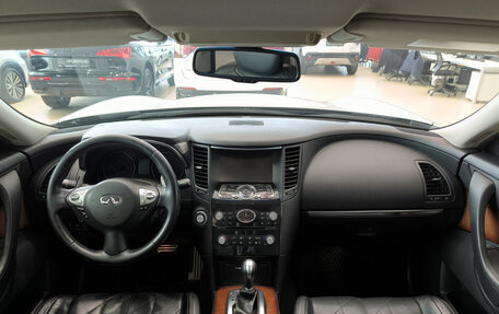 Infiniti QX70, 2014 год, 2 150 000 рублей, 17 фотография