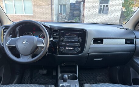 Mitsubishi Outlander III рестайлинг 3, 2015 год, 1 670 000 рублей, 5 фотография