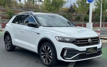 Volkswagen T-Roc I, 2022 год, 1 930 000 рублей, 3 фотография