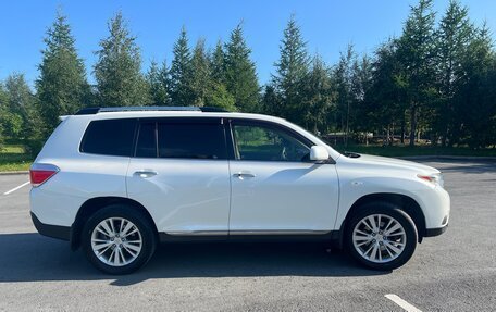 Toyota Highlander III, 2011 год, 2 250 000 рублей, 4 фотография