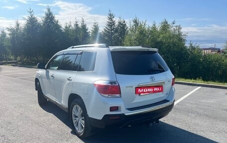 Toyota Highlander III, 2011 год, 2 250 000 рублей, 7 фотография