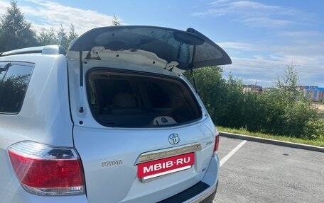 Toyota Highlander III, 2011 год, 2 250 000 рублей, 13 фотография