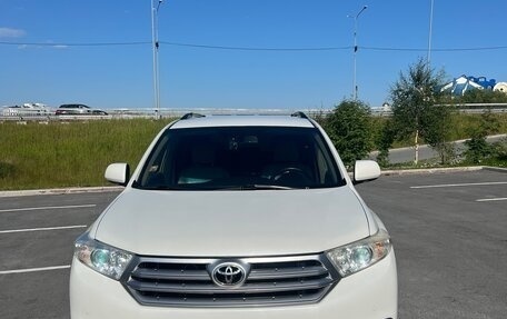 Toyota Highlander III, 2011 год, 2 250 000 рублей, 2 фотография