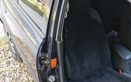 Mazda 323, 1998 год, 277 000 рублей, 15 фотография