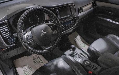 Mitsubishi Outlander III рестайлинг 3, 2012 год, 1 699 000 рублей, 8 фотография