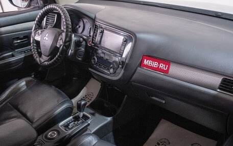 Mitsubishi Outlander III рестайлинг 3, 2012 год, 1 699 000 рублей, 18 фотография