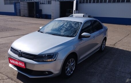 Volkswagen Jetta VI, 2013 год, 1 200 000 рублей, 1 фотография