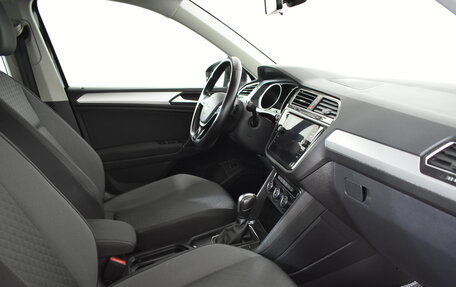 Volkswagen Tiguan II, 2020 год, 1 779 000 рублей, 12 фотография