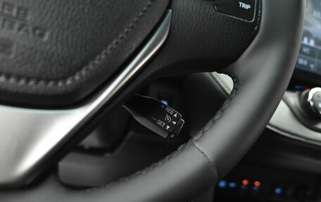 Toyota RAV4, 2019 год, 2 495 000 рублей, 11 фотография
