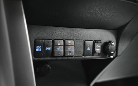 Toyota RAV4, 2019 год, 2 495 000 рублей, 15 фотография