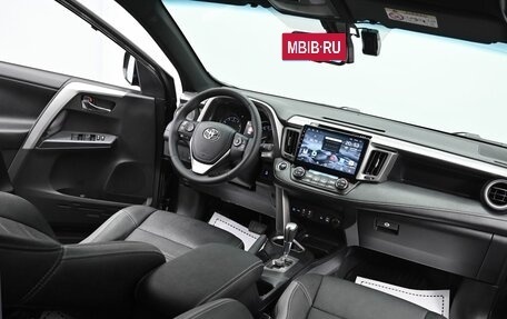 Toyota RAV4, 2019 год, 2 495 000 рублей, 17 фотография