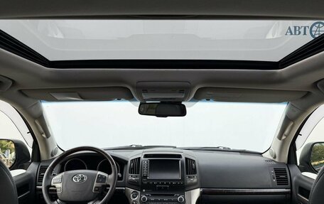 Toyota Land Cruiser 200, 2011 год, 2 400 000 рублей, 15 фотография