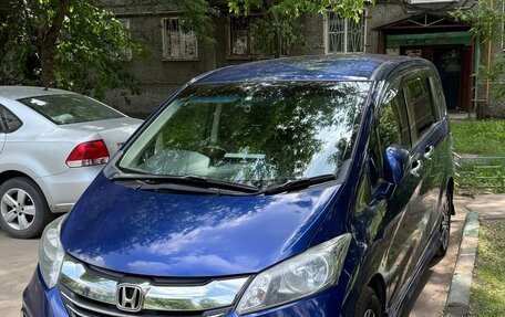 Honda Freed I, 2015 год, 1 390 000 рублей, 2 фотография