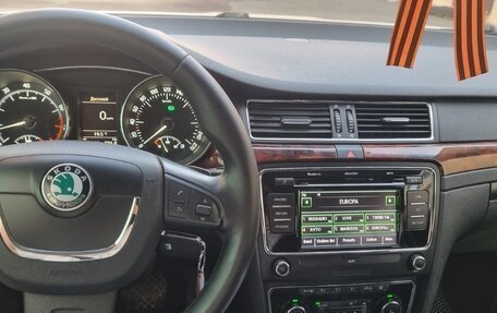 Skoda Superb III рестайлинг, 2011 год, 850 000 рублей, 5 фотография