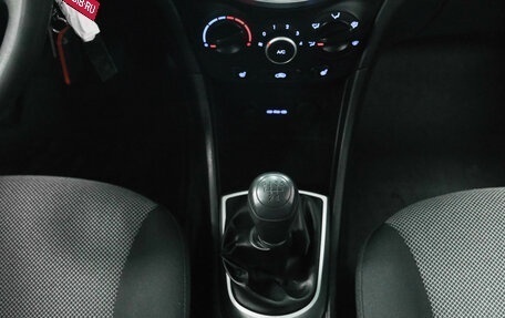 Hyundai Solaris II рестайлинг, 2013 год, 790 000 рублей, 13 фотография