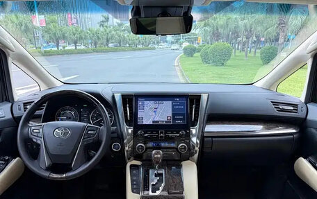 Toyota Alphard III, 2021 год, 9 000 369 рублей, 9 фотография