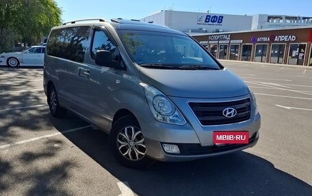 Hyundai Grand Starex Grand Starex I рестайлинг 2, 2016 год, 2 500 000 рублей, 1 фотография