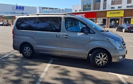 Hyundai Grand Starex Grand Starex I рестайлинг 2, 2016 год, 2 500 000 рублей, 5 фотография