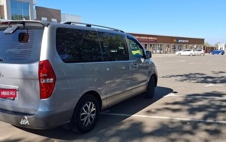 Hyundai Grand Starex Grand Starex I рестайлинг 2, 2016 год, 2 500 000 рублей, 6 фотография