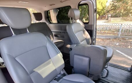 Hyundai Grand Starex Grand Starex I рестайлинг 2, 2016 год, 2 500 000 рублей, 19 фотография