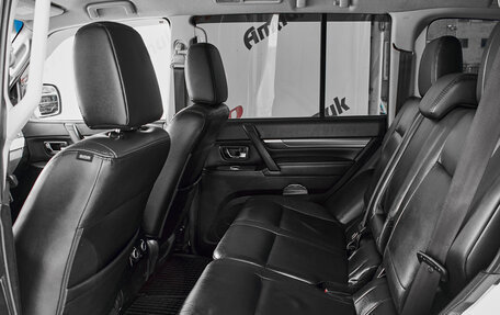 Mitsubishi Pajero IV, 2011 год, 2 000 000 рублей, 21 фотография