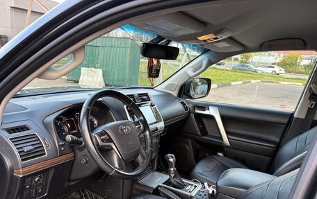 Toyota Land Cruiser Prado 150 рестайлинг 2, 2019 год, 5 000 000 рублей, 12 фотография