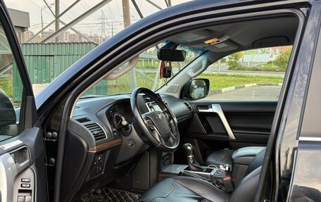 Toyota Land Cruiser Prado 150 рестайлинг 2, 2019 год, 5 000 000 рублей, 13 фотография