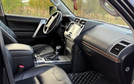 Toyota Land Cruiser Prado 150 рестайлинг 2, 2019 год, 5 000 000 рублей, 16 фотография