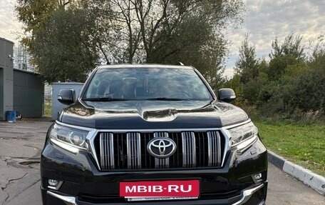 Toyota Land Cruiser Prado 150 рестайлинг 2, 2019 год, 5 000 000 рублей, 21 фотография
