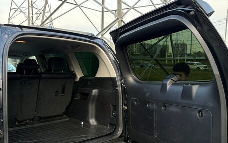 Toyota Land Cruiser Prado 150 рестайлинг 2, 2019 год, 5 000 000 рублей, 25 фотография