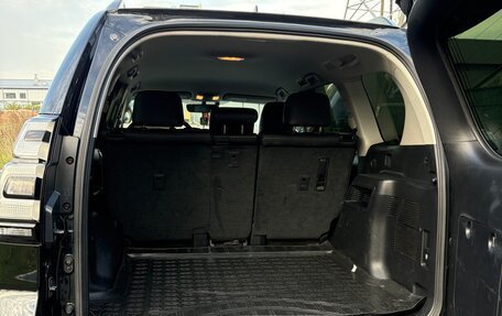 Toyota Land Cruiser Prado 150 рестайлинг 2, 2019 год, 5 000 000 рублей, 26 фотография