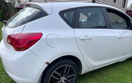 Opel Astra J, 2012 год, 750 000 рублей, 2 фотография