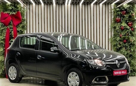 Renault Sandero II рестайлинг, 2015 год, 785 000 рублей, 1 фотография
